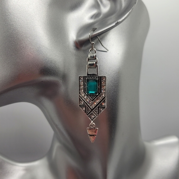 SOLD NWT Gorgeous Retro Design Bohemian Style Silver Crystal Gemstone Earrings - Picture 9 of 13